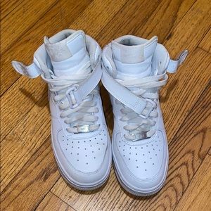 Air Force 1 Mid